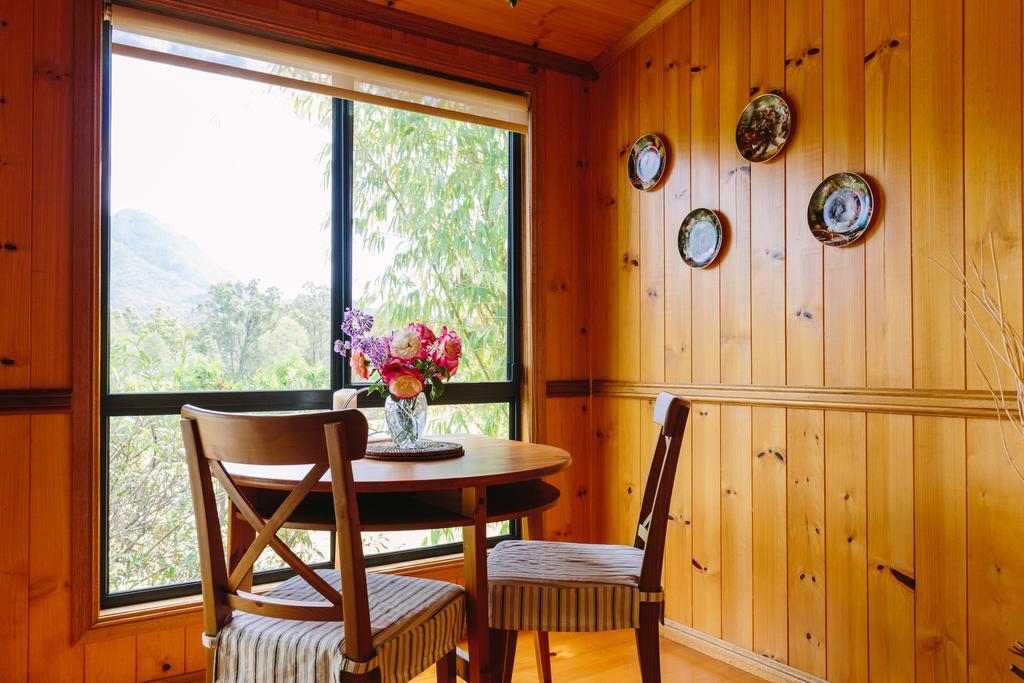 Tuckeroo Cottages & Gardens Rathdowney Oda fotoğraf